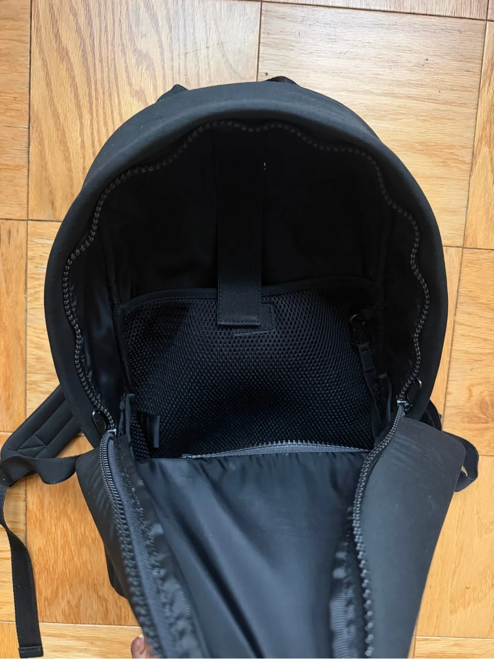 Quince Black Backpack (similar to Dagne Dover) fits laptop that’s 15 in